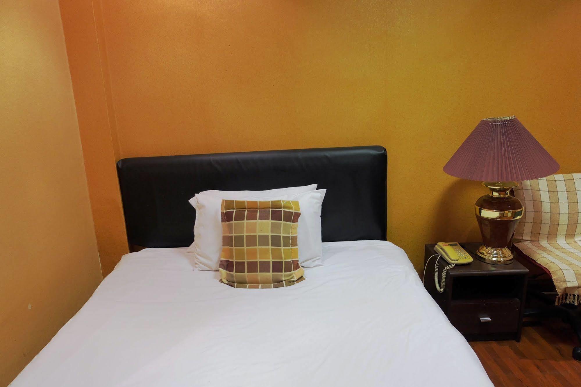 China Guest Hostel Bangkok