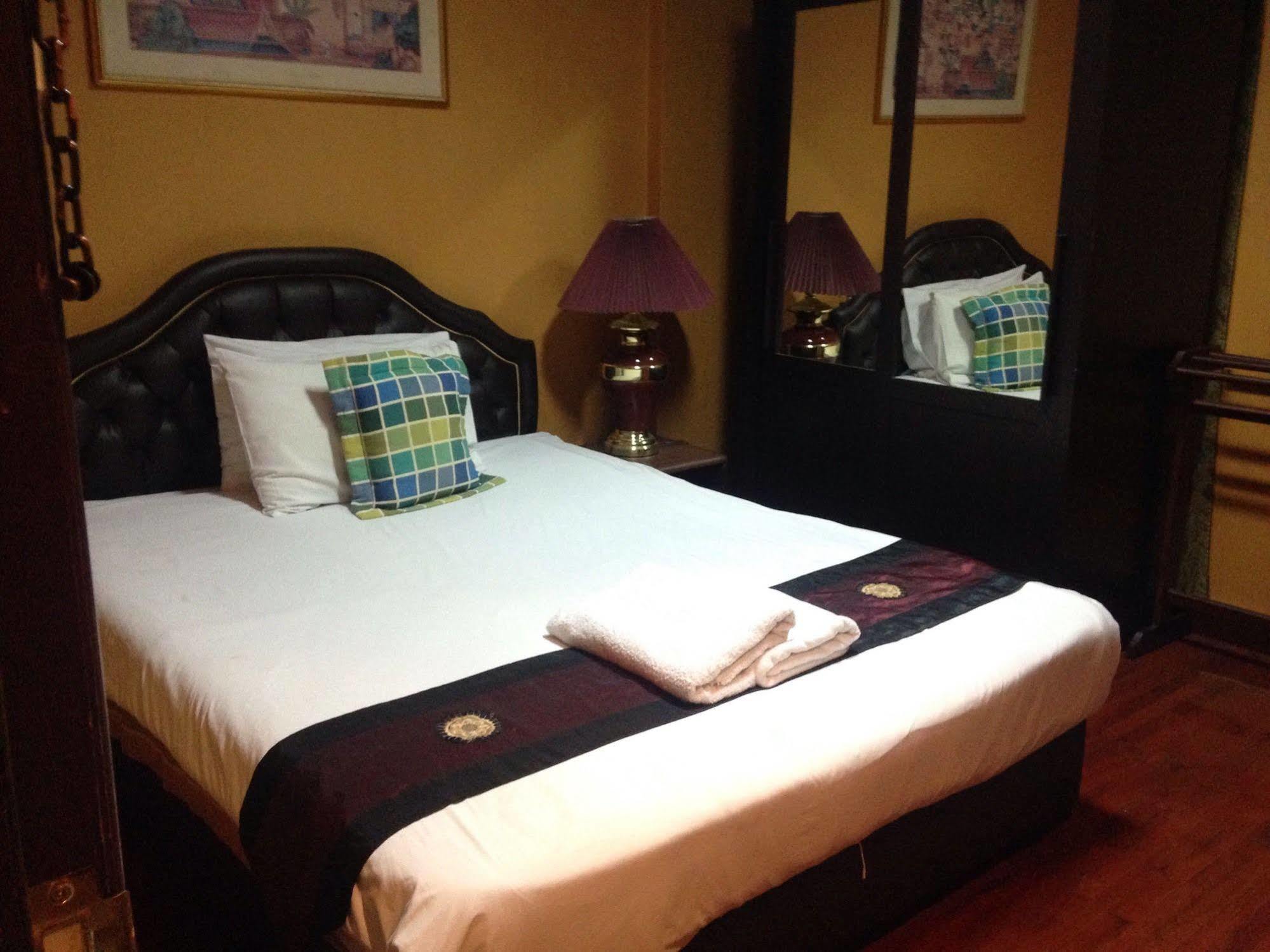 China Guest Hostel Bangkok